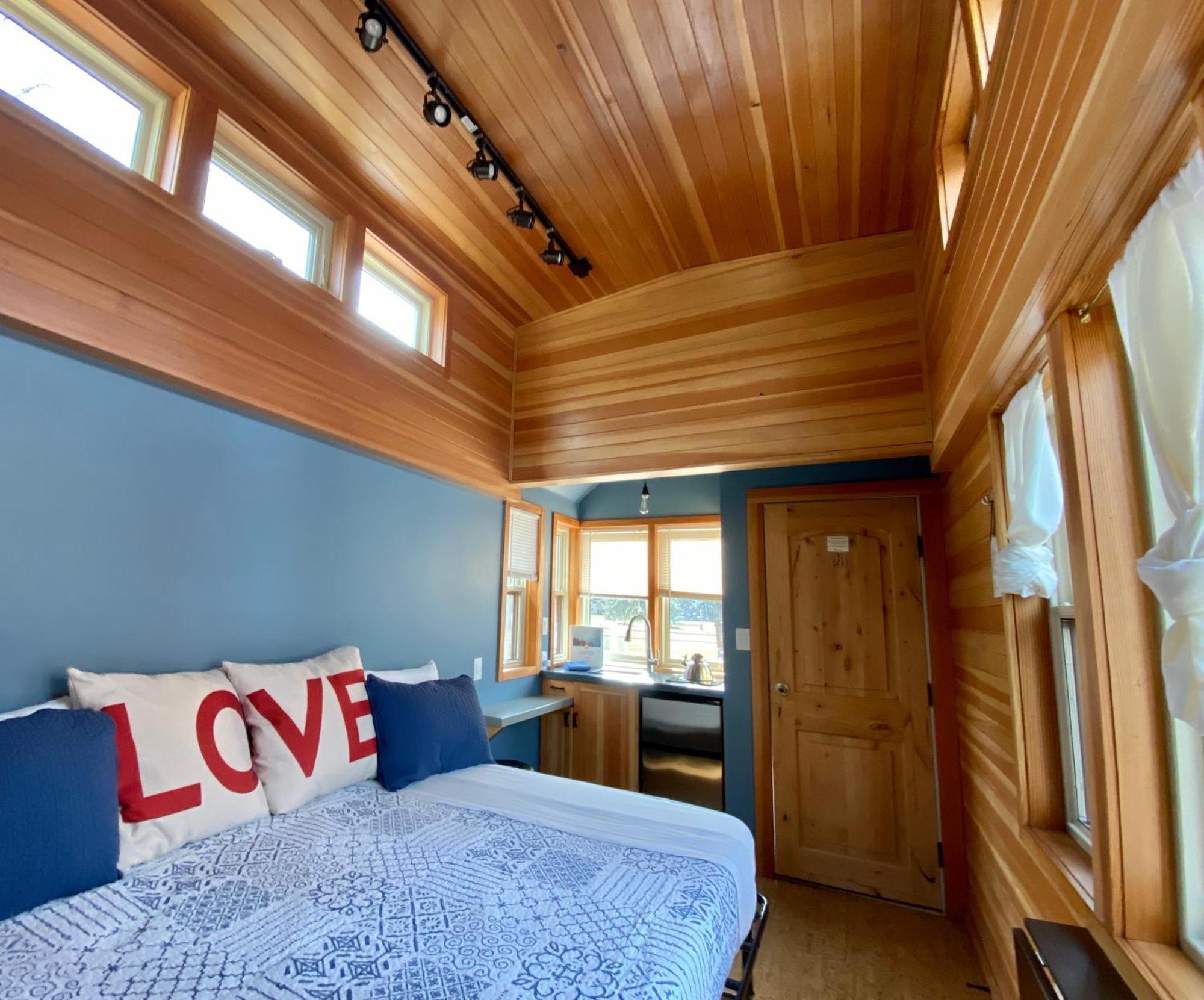 Weecasa Tiny Home Resort Лайонс Номер фото