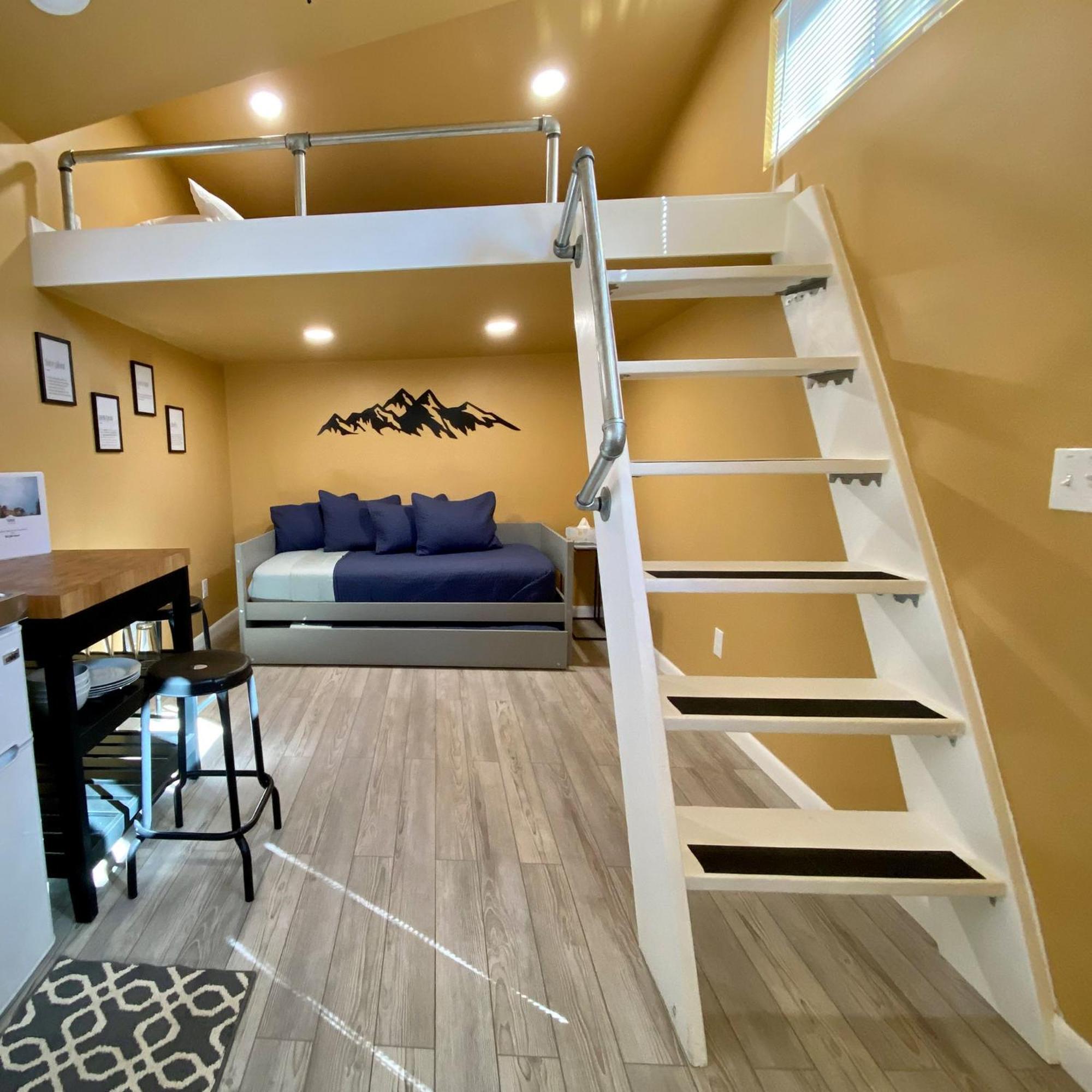Weecasa Tiny Home Resort Лайонс Экстерьер фото